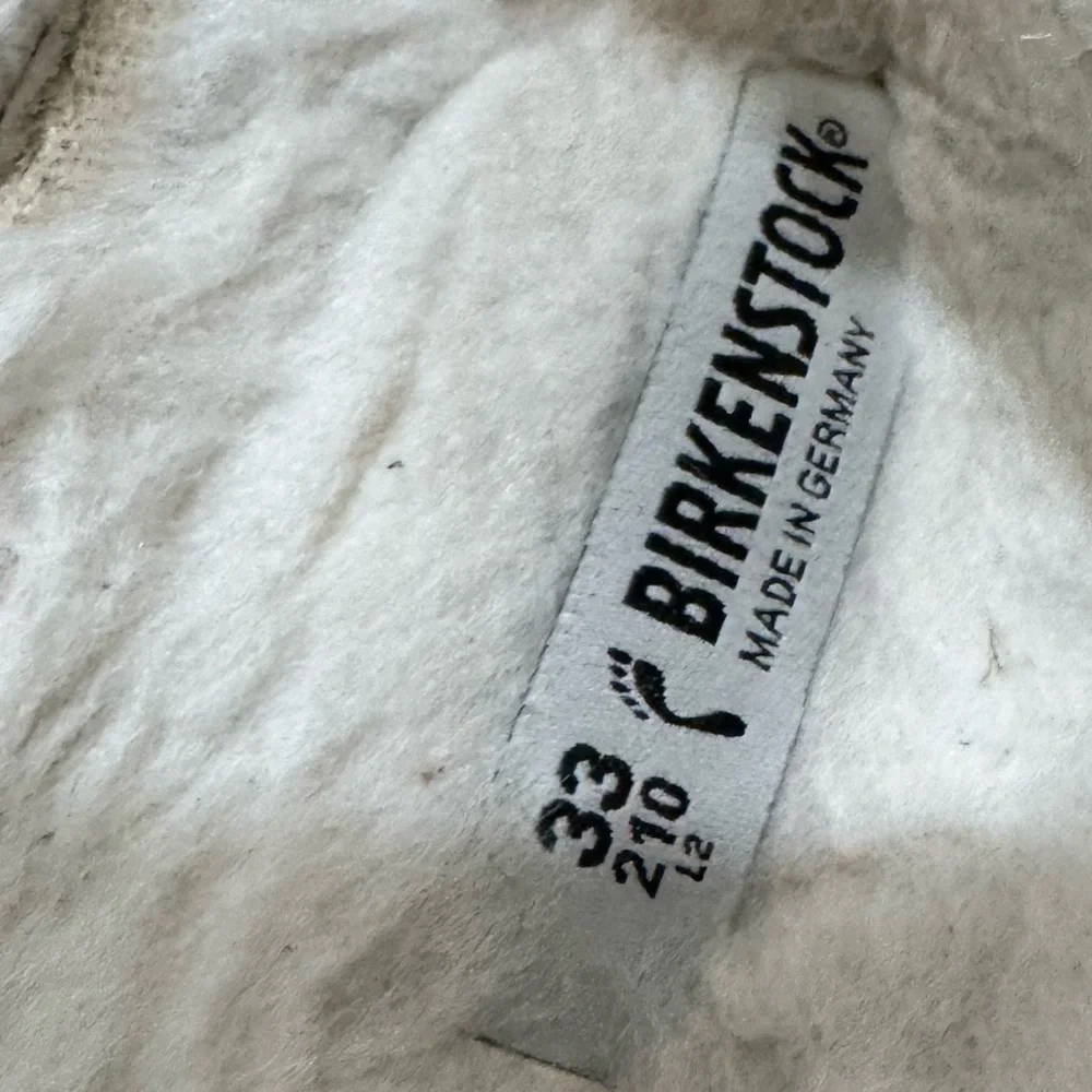 Kids' Birkenstock® Arizona Shearling Sandals Size 33 = Kids 2-2.5 - Picture 11 of 14